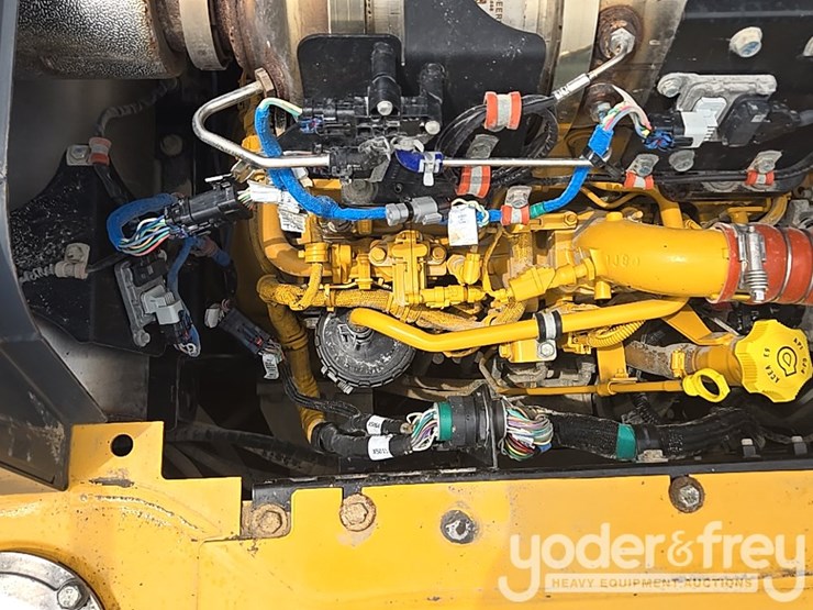 2022-deere-130g-image-57