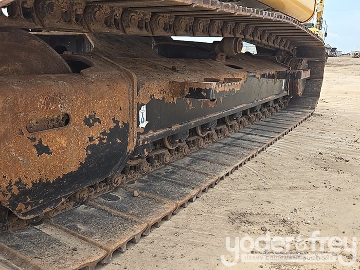2022-deere-130g-image-16