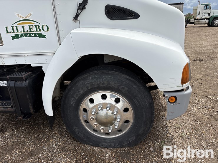 2000-kenworth-t300-image-14