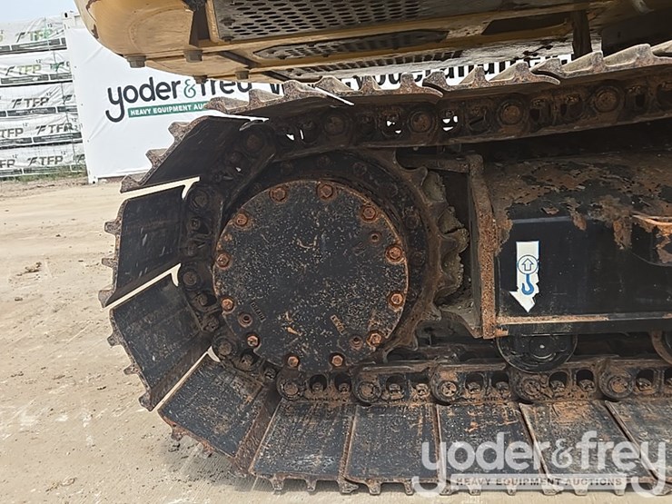 2022-deere-130g-image-25
