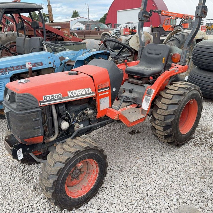 KUBOTA B7500