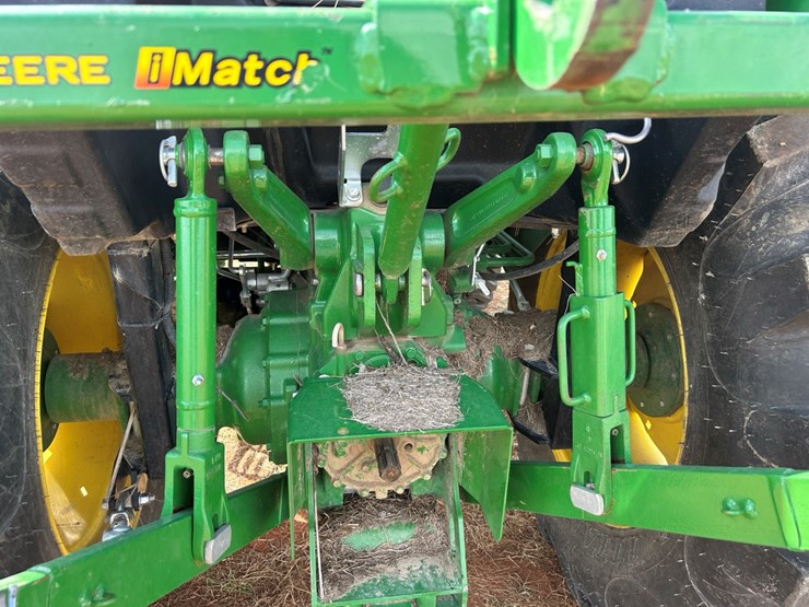 2020-john-deere-4044m-image-6