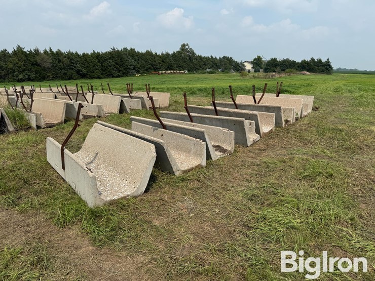 concrete-feed-bunks-image-1