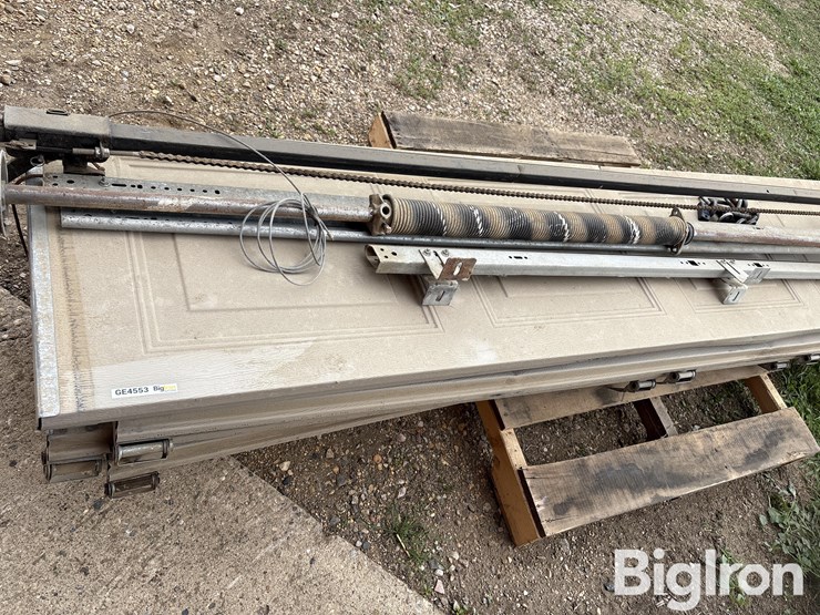 gadco-10’-x-7’-garage-door-w/-opener-image-16