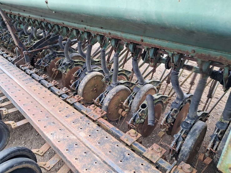 john-deere-8300-image-5