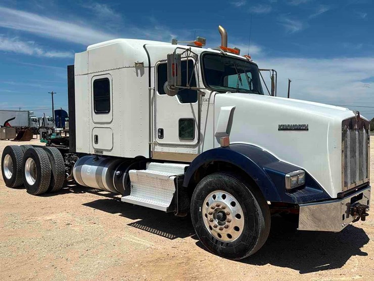 2015-kenworth-t800-image-3