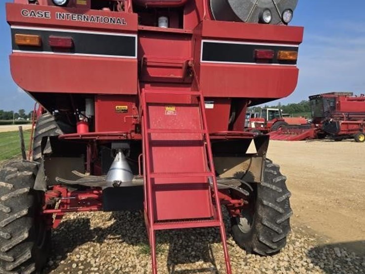1992-case-ih-1660-image-27