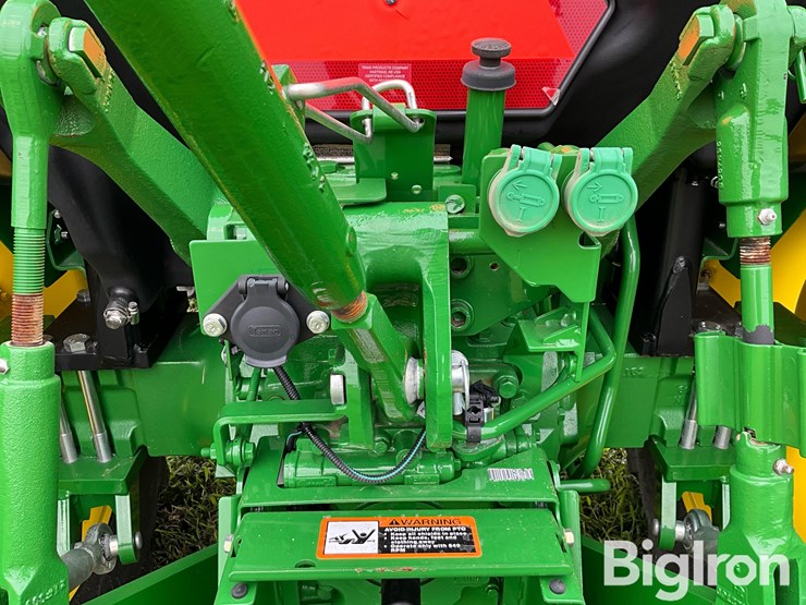 2023-john-deere-5067e-image-13