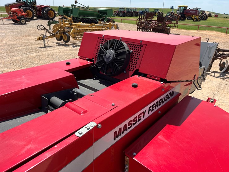 2020-massey-ferguson-1840-image-11