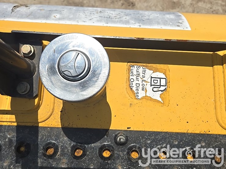 2017-deere-210g-lc-image-65