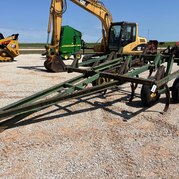 JOHN DEERE 1600