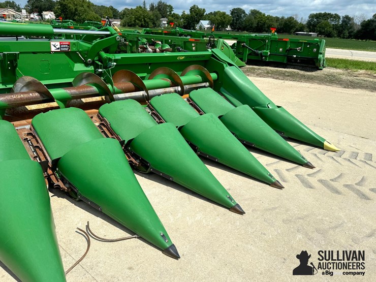 2023-john-deere-c12f-image-9