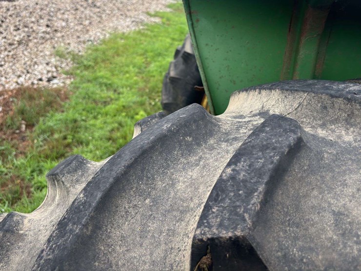 john-deere-2510-image-21