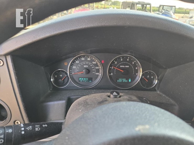 2007-jeep-commander-image-16