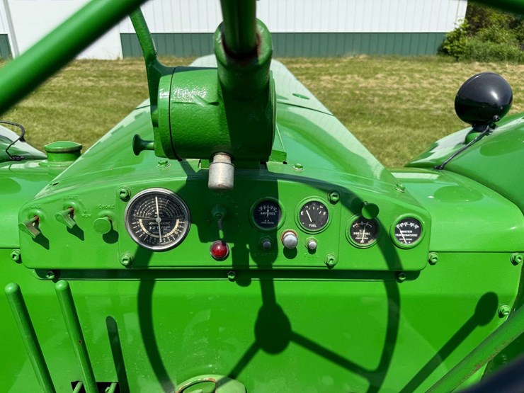 john-deere-820-image-27