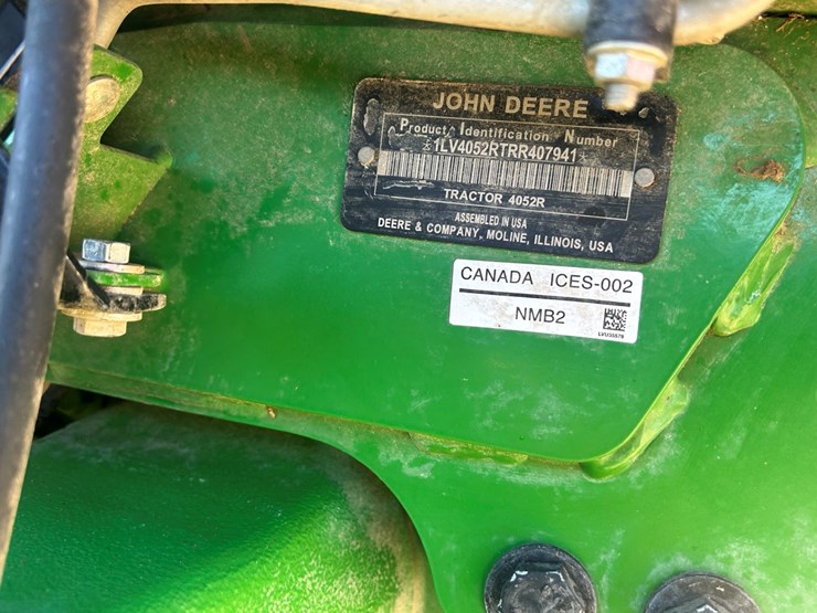 2024-john-deere-4052r-image-30