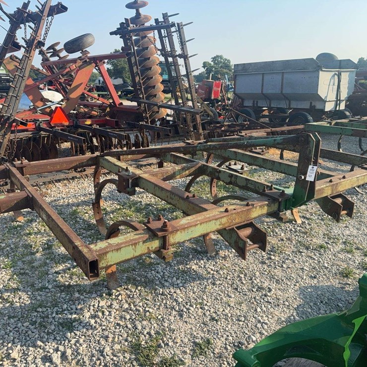 JOHN DEERE 1610