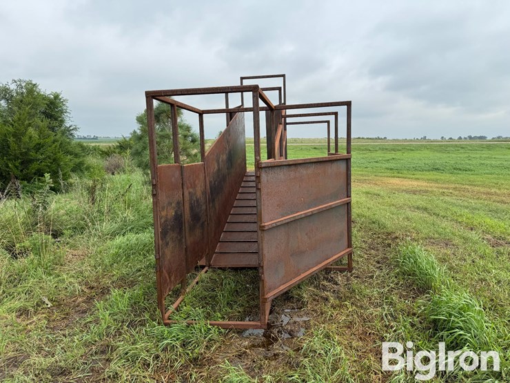 cattle-load-out-chute-image-6