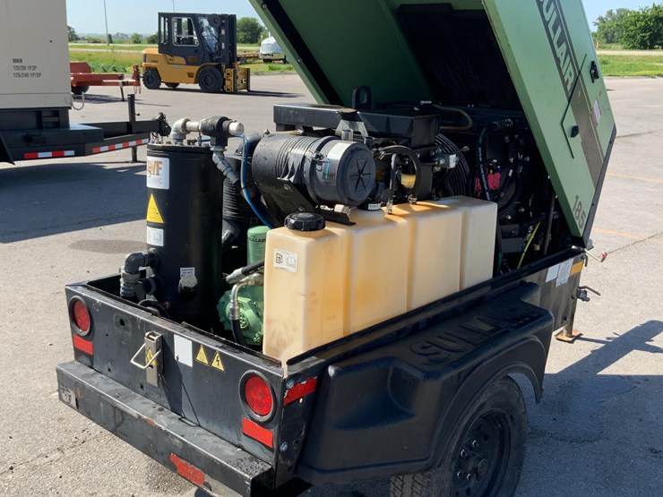 sullair-185f-portable-air-compressor-image-12