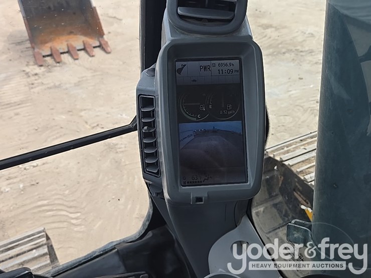 2022-deere-130g-image-77