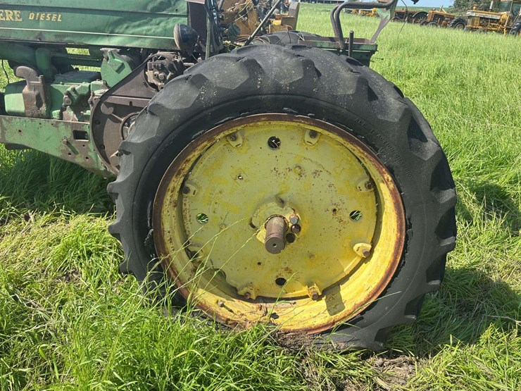 john-deere-70-image-32