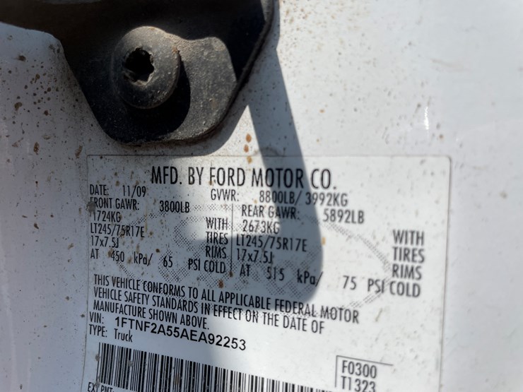 2010-ford-f250-xl-image-31