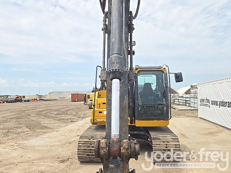 2022-deere-130g-image-31