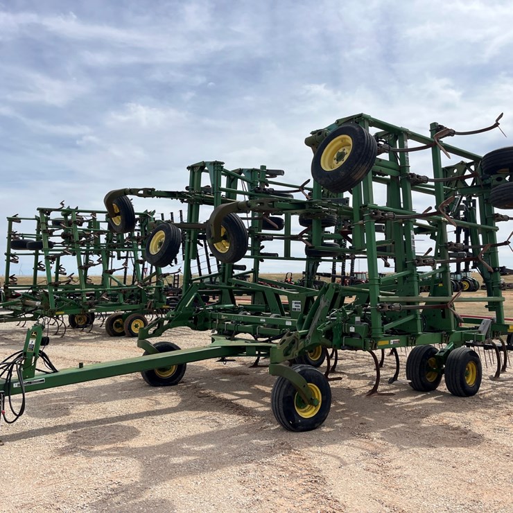 2009 JOHN DEERE 2410