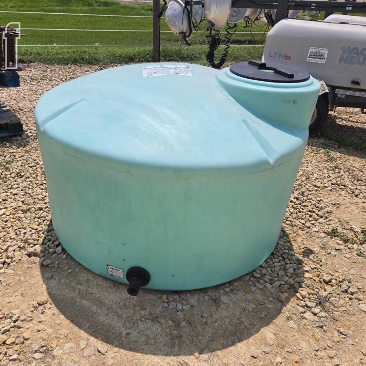 500 GALLON ROUND TANK