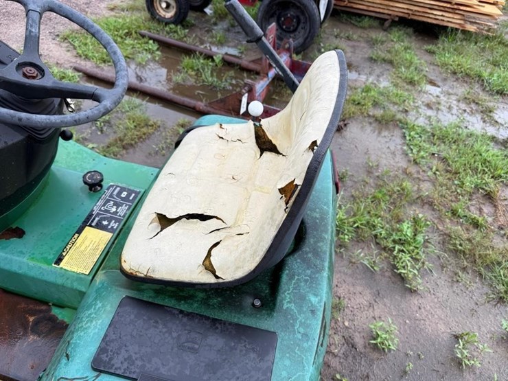 john-deere-240-image-6
