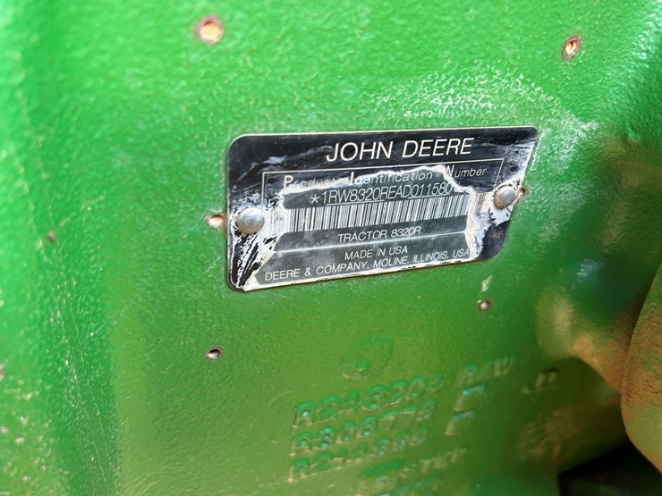 2010-john-deere-8320r-image-32