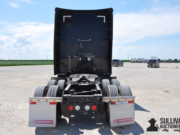 2019-kenworth-t680-image-6