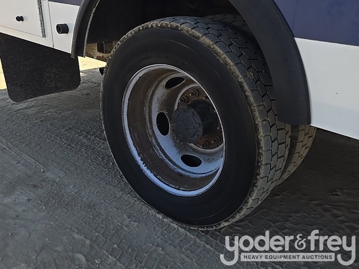2019-ford-f550-xl-image-19
