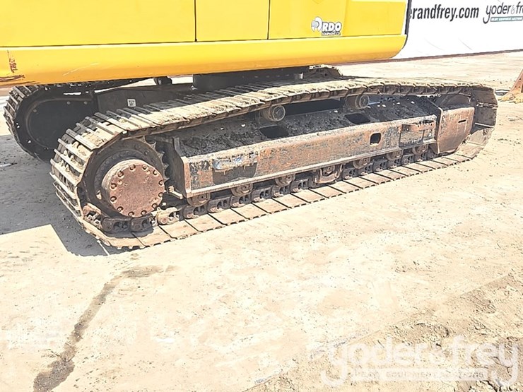 2017-deere-210g-lc-image-22