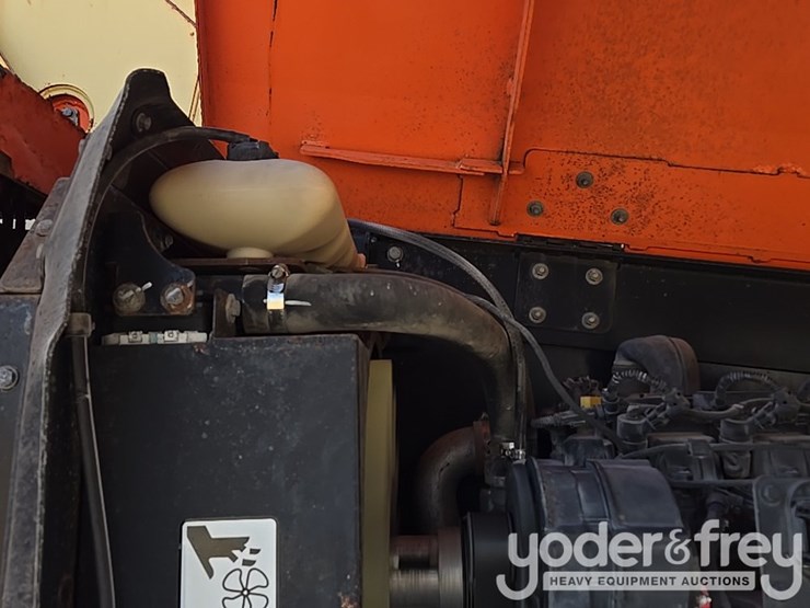 2017-jlg-800s-image-56