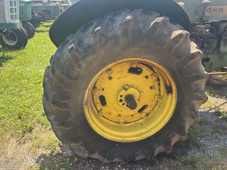 john-deere-720-image-33