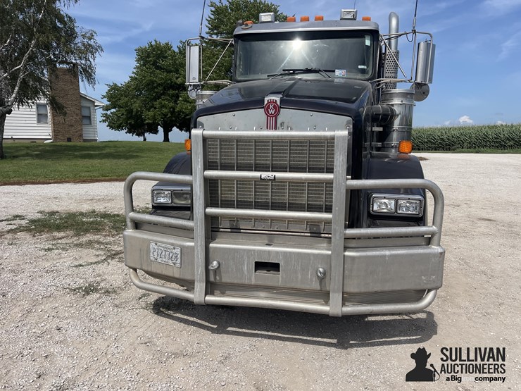 2011-kenworth-t800-image-2