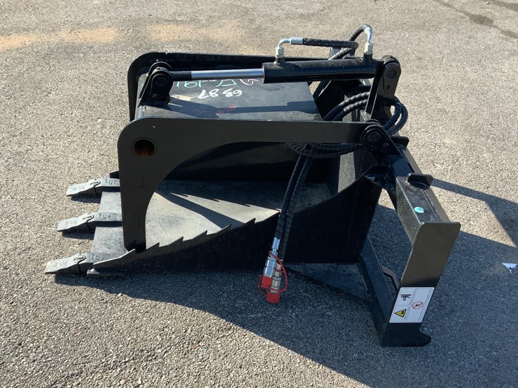 2025-giyi-gy-sgb20-skid-steer-stump-grab-bucket-image-8