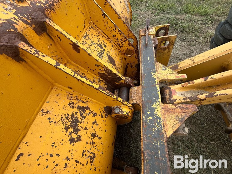 1985-deere-644c-image-12