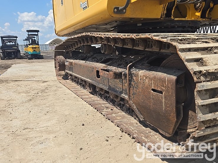 2017-deere-210g-lc-image-26