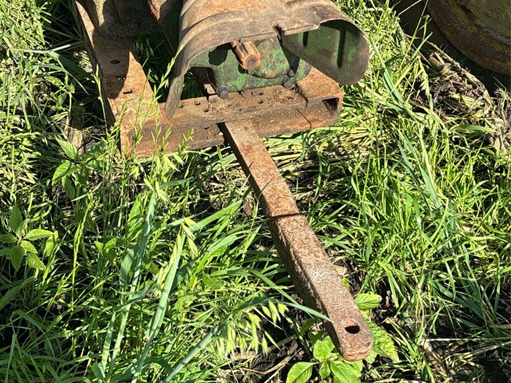 john-deere-70-image-42