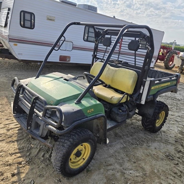JOHN DEERE GATOR XUV 825I