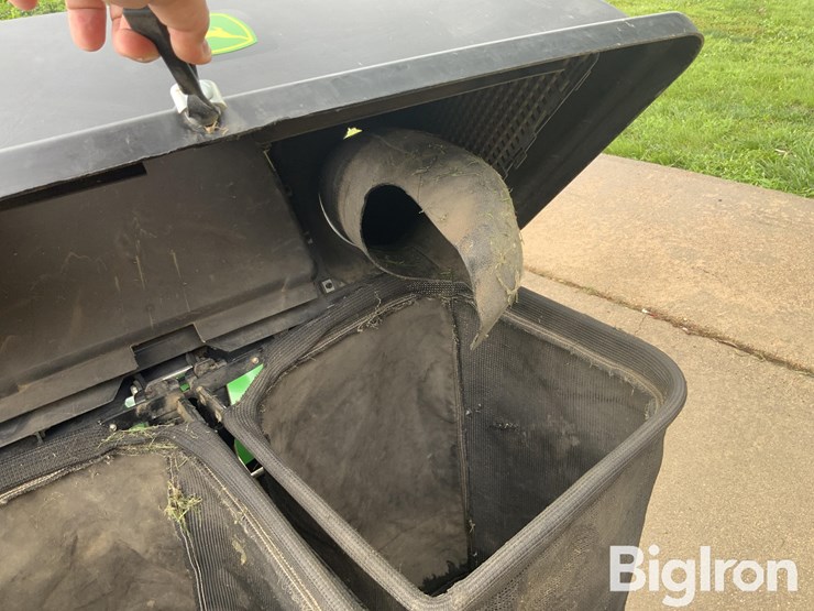 2015-john-deere-d110-image-13