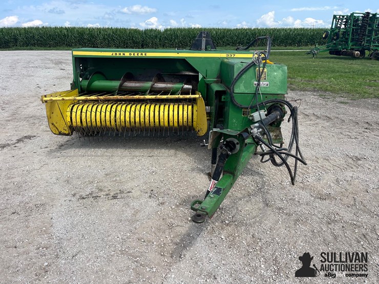 john-deere-337-image-2