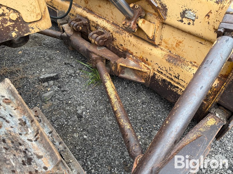 caterpillar-d6c-image-16
