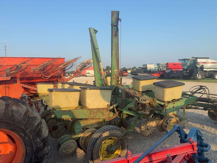 john-deere-8-image-7