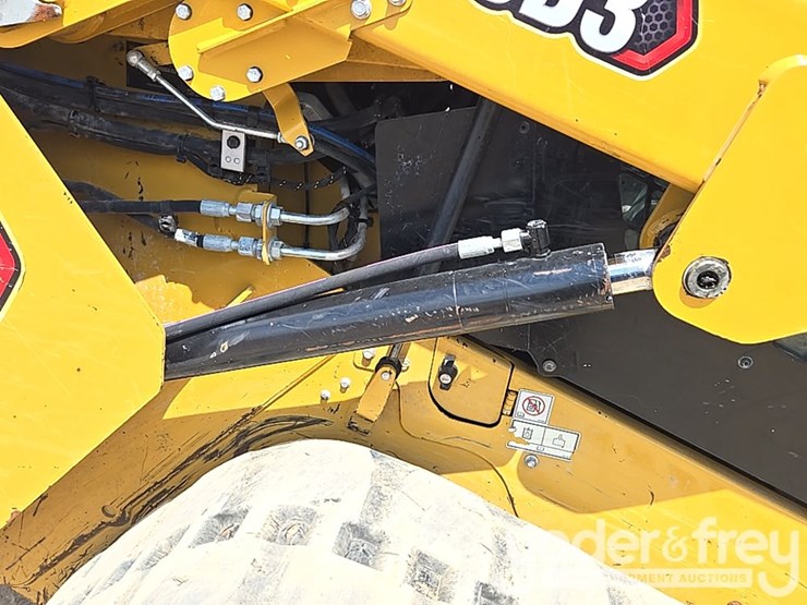 2022-caterpillar-259d3-image-34