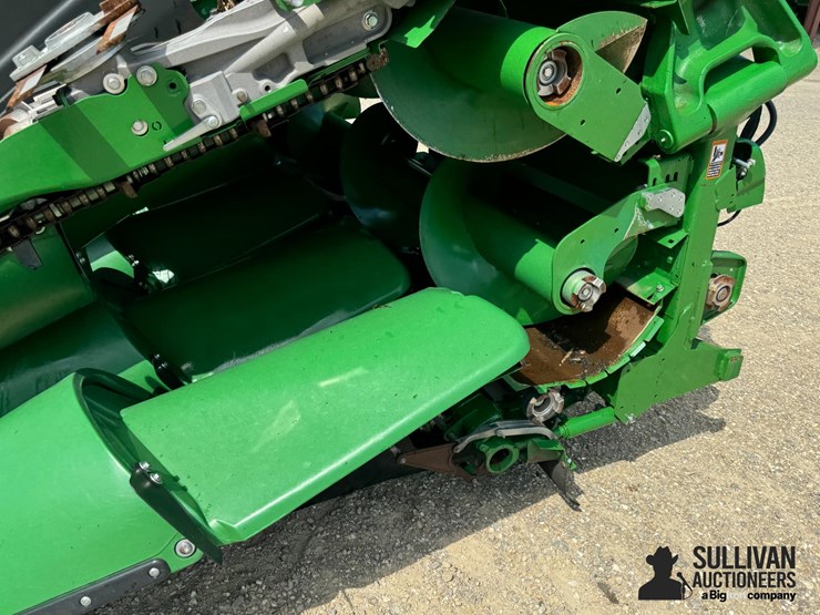 2023-john-deere-c12f-image-16