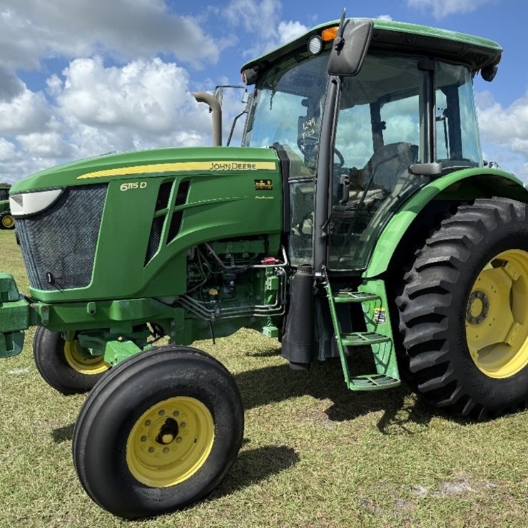 JOHN DEERE 6115D