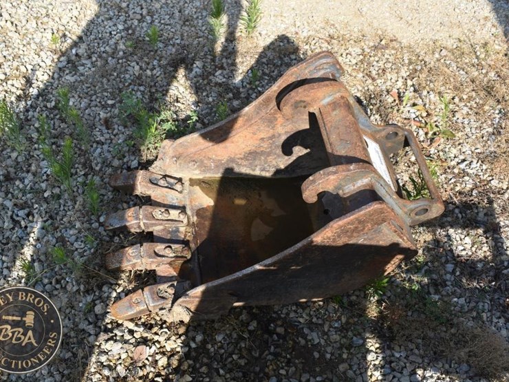 bucket,-trenching-backhoe-bucket-44030-image-3